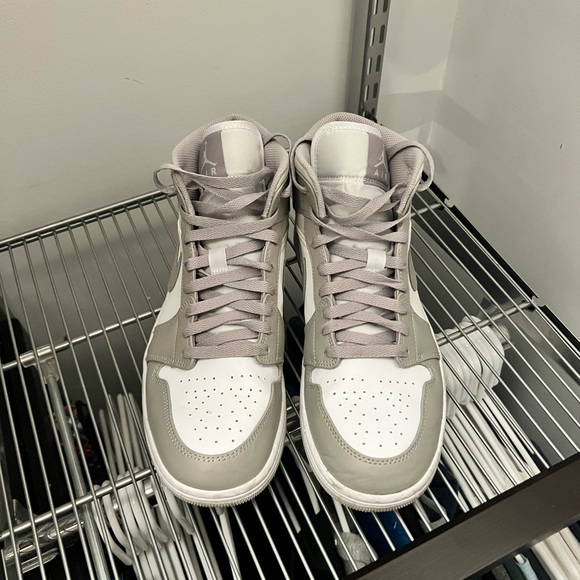 Nike Air Jordan 1 Mid- College Grey - Picture 5 of 8